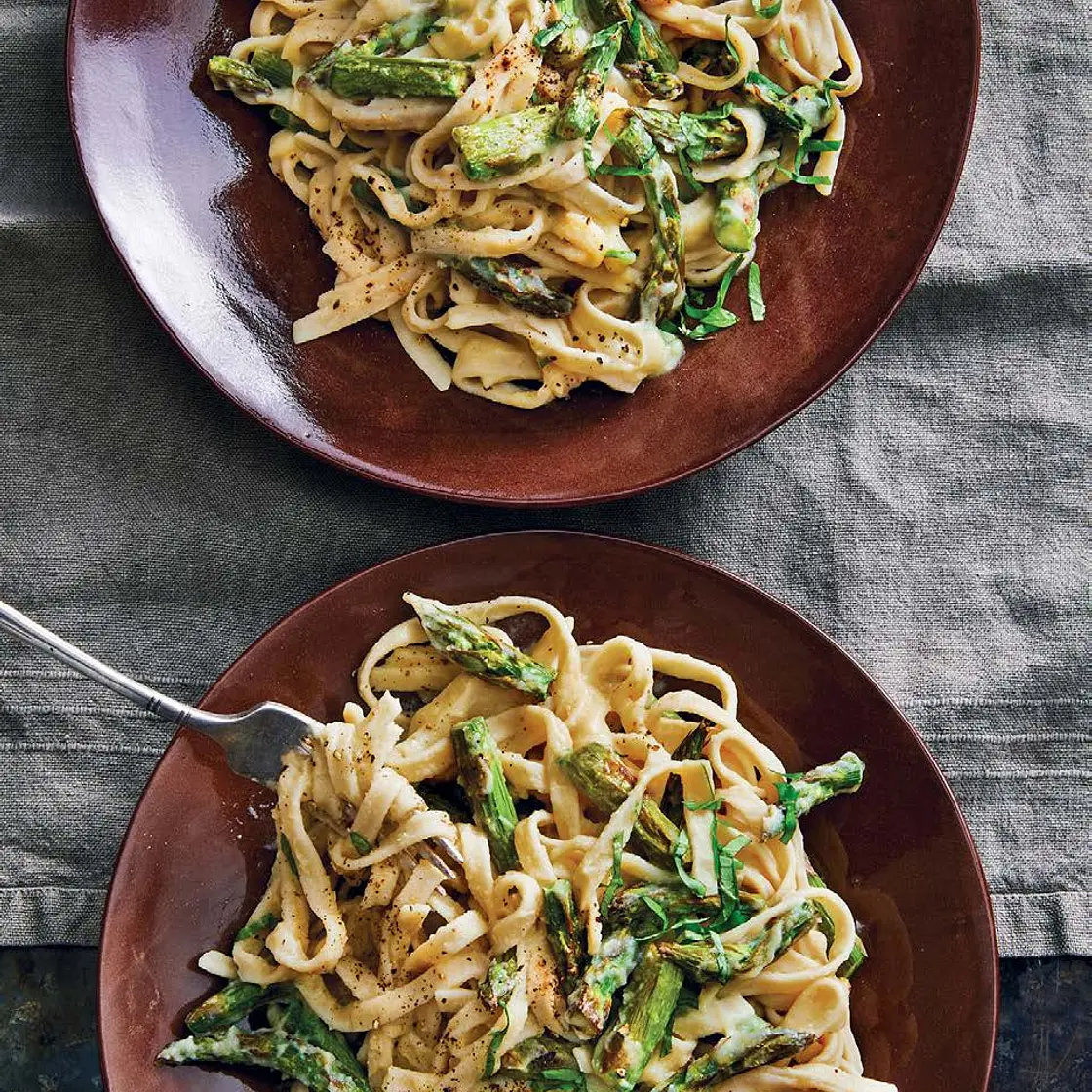CAULIFLOWER ALFREDO LINGUINE WITH ROASTED ASPARAGUS