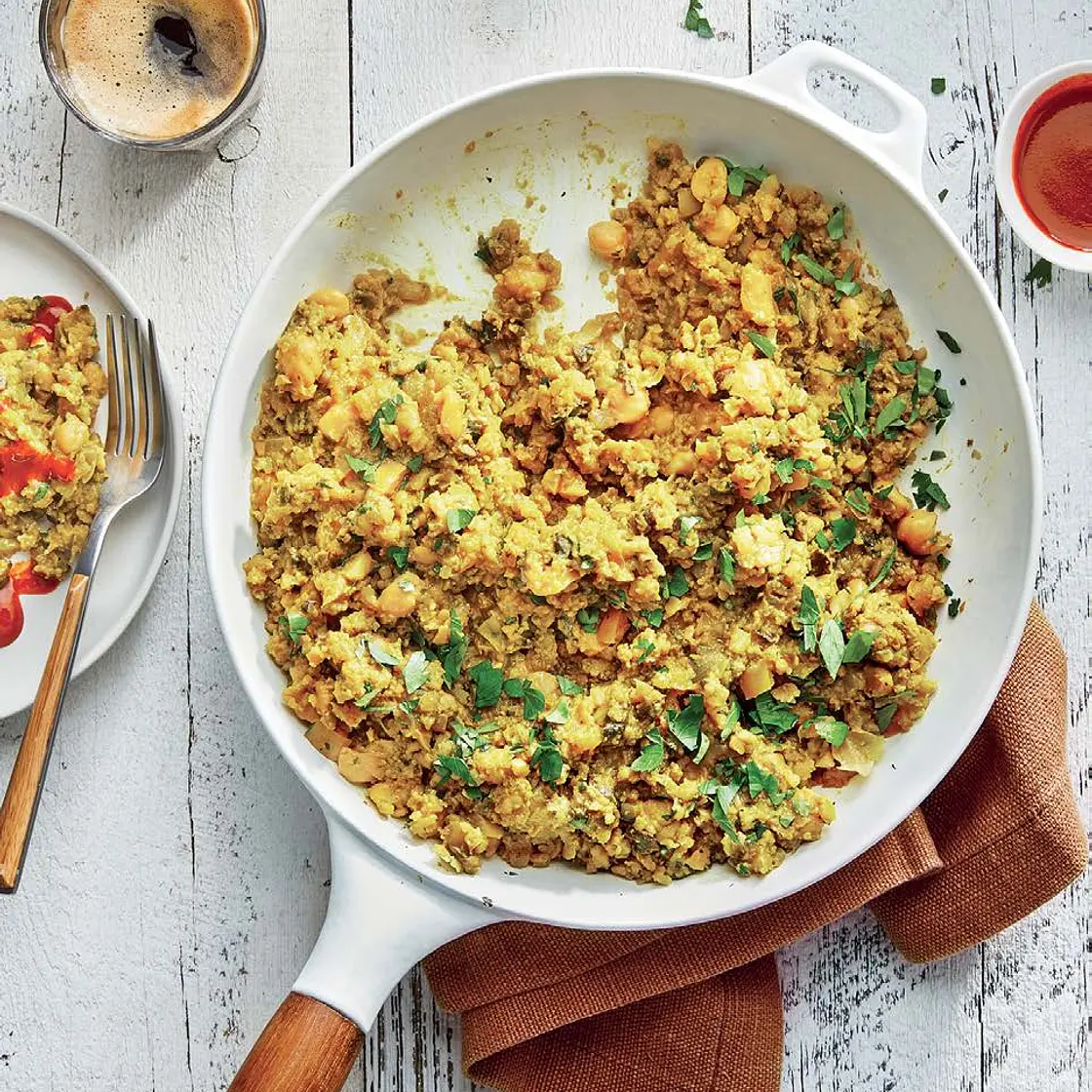 CHICKPEA–CAULIFLOWER SCRAMBLE