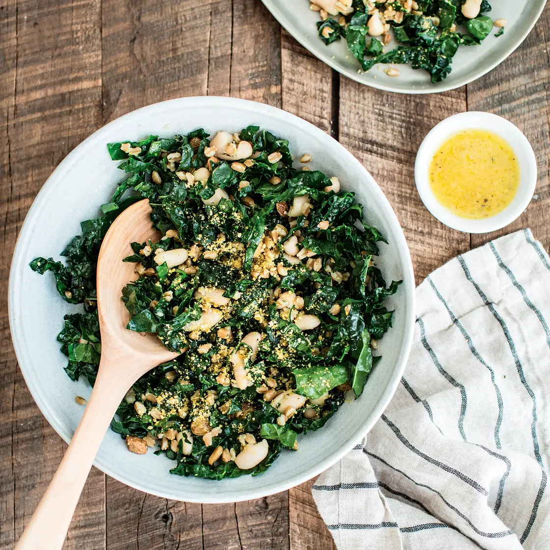 TUSCAN KALE SALAD WITH WHITE BEANS