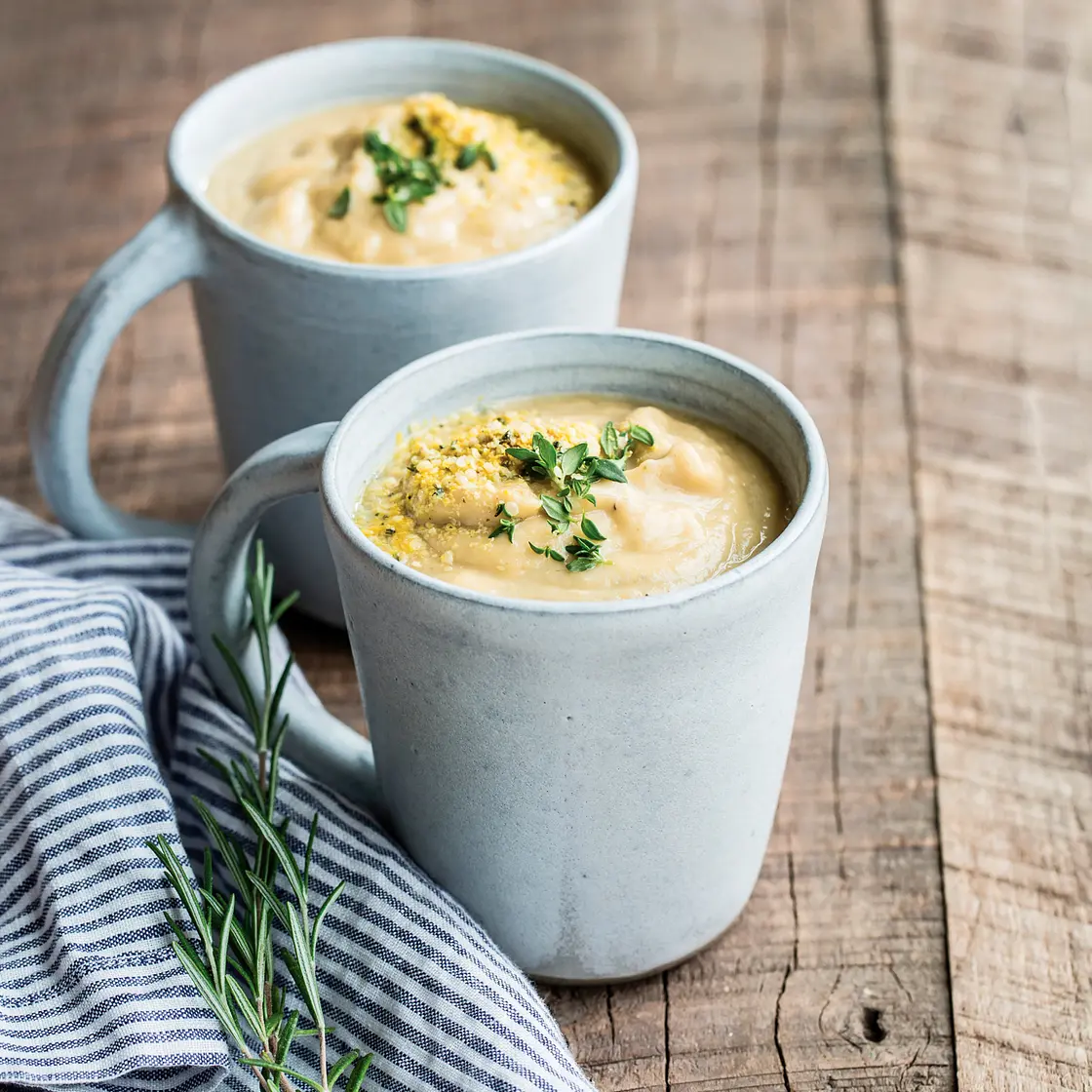 WHITE BEAN SOUP WITH LEEKS AND ROASTED CAULIFLOWER