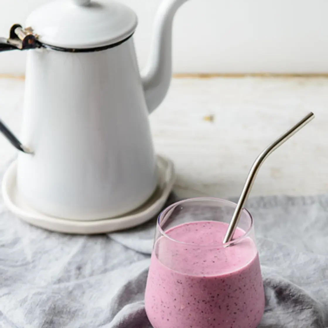 Berry, Oat & Cashew Smoothie
