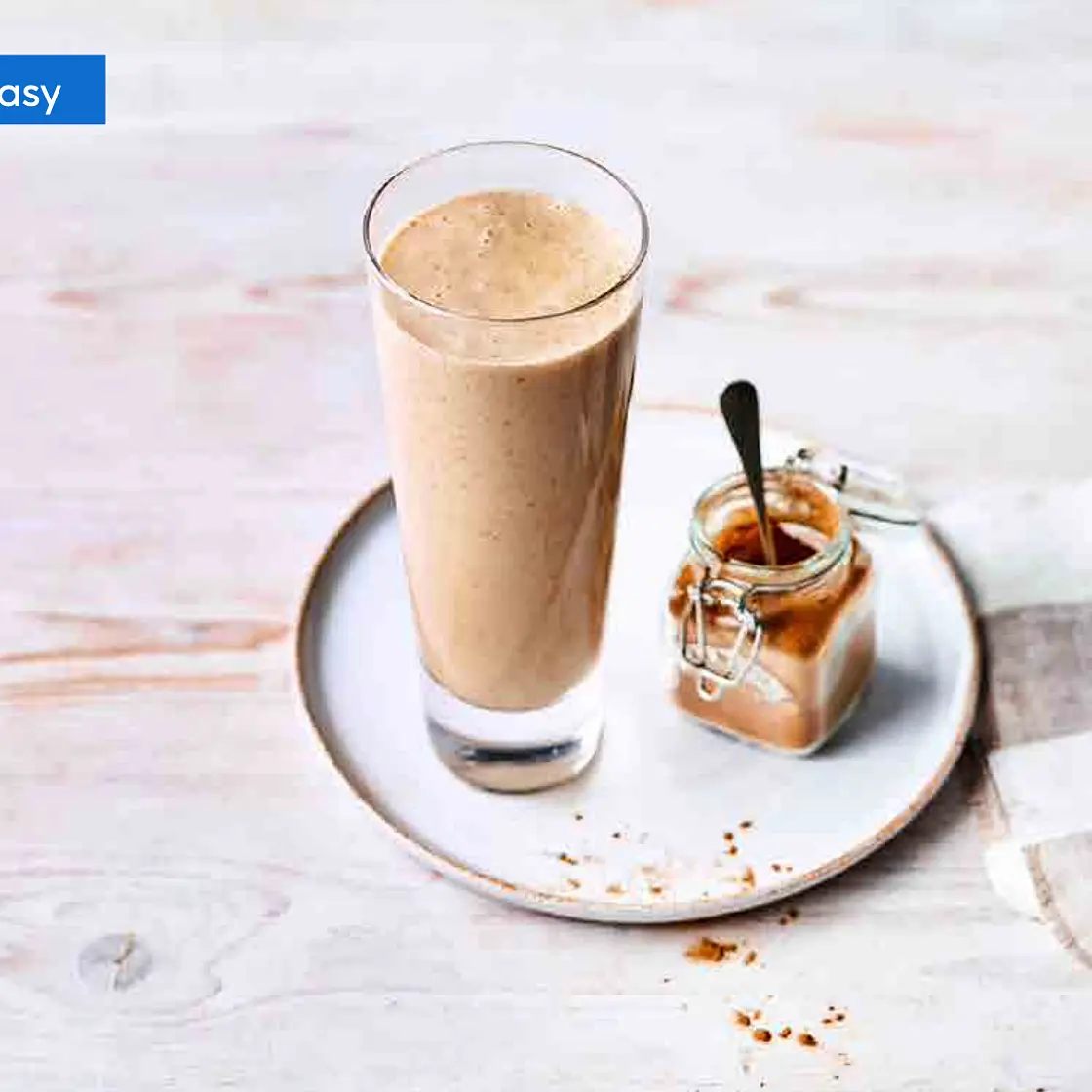 Banana, date and cinnamon smoothie