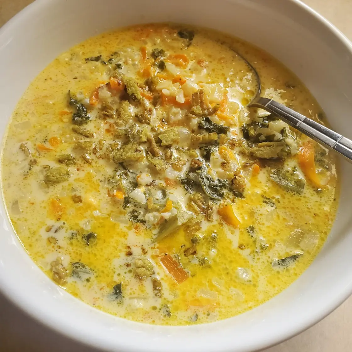 Cheesy Kale Cauliflower Soup