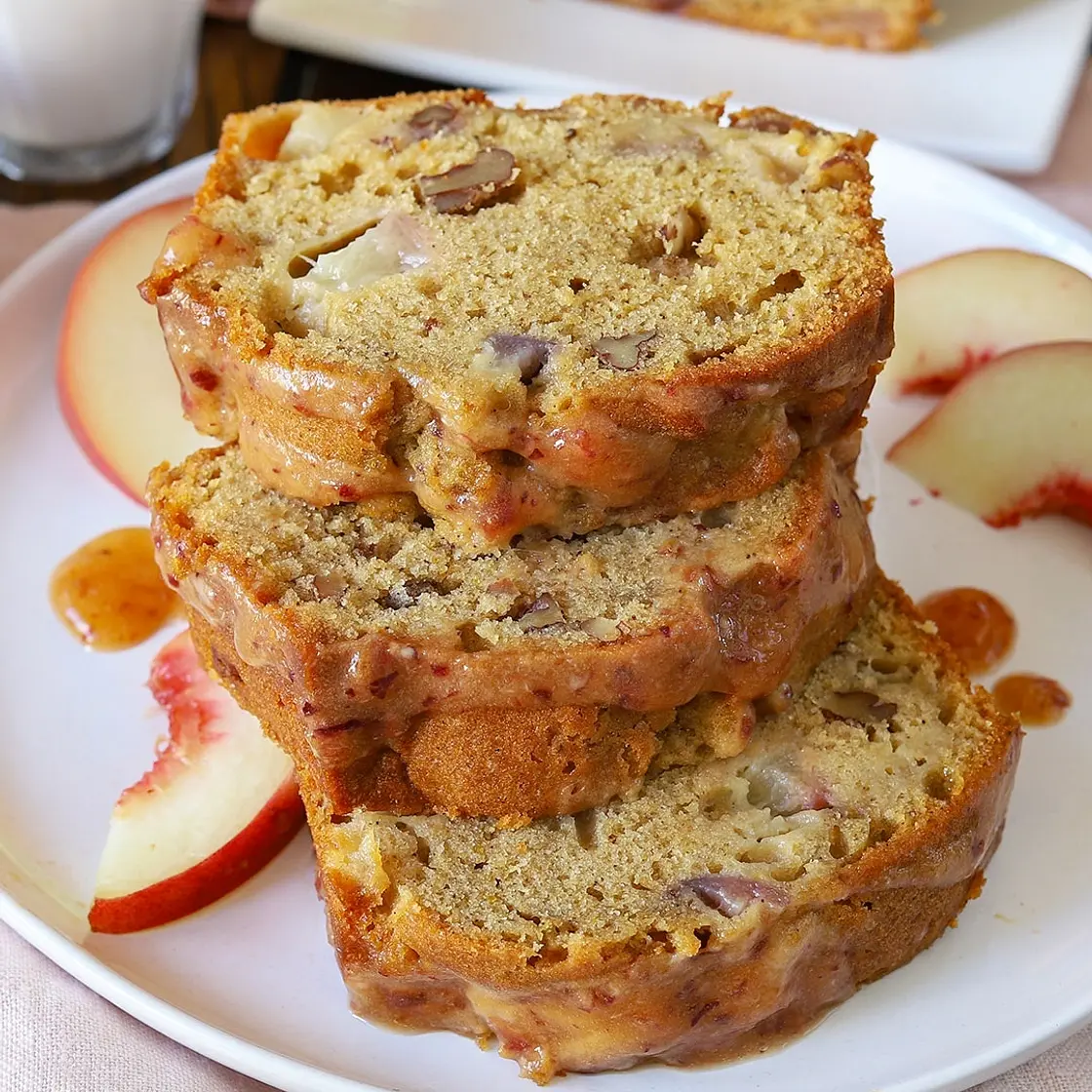 Cake pêche et noix de pécan