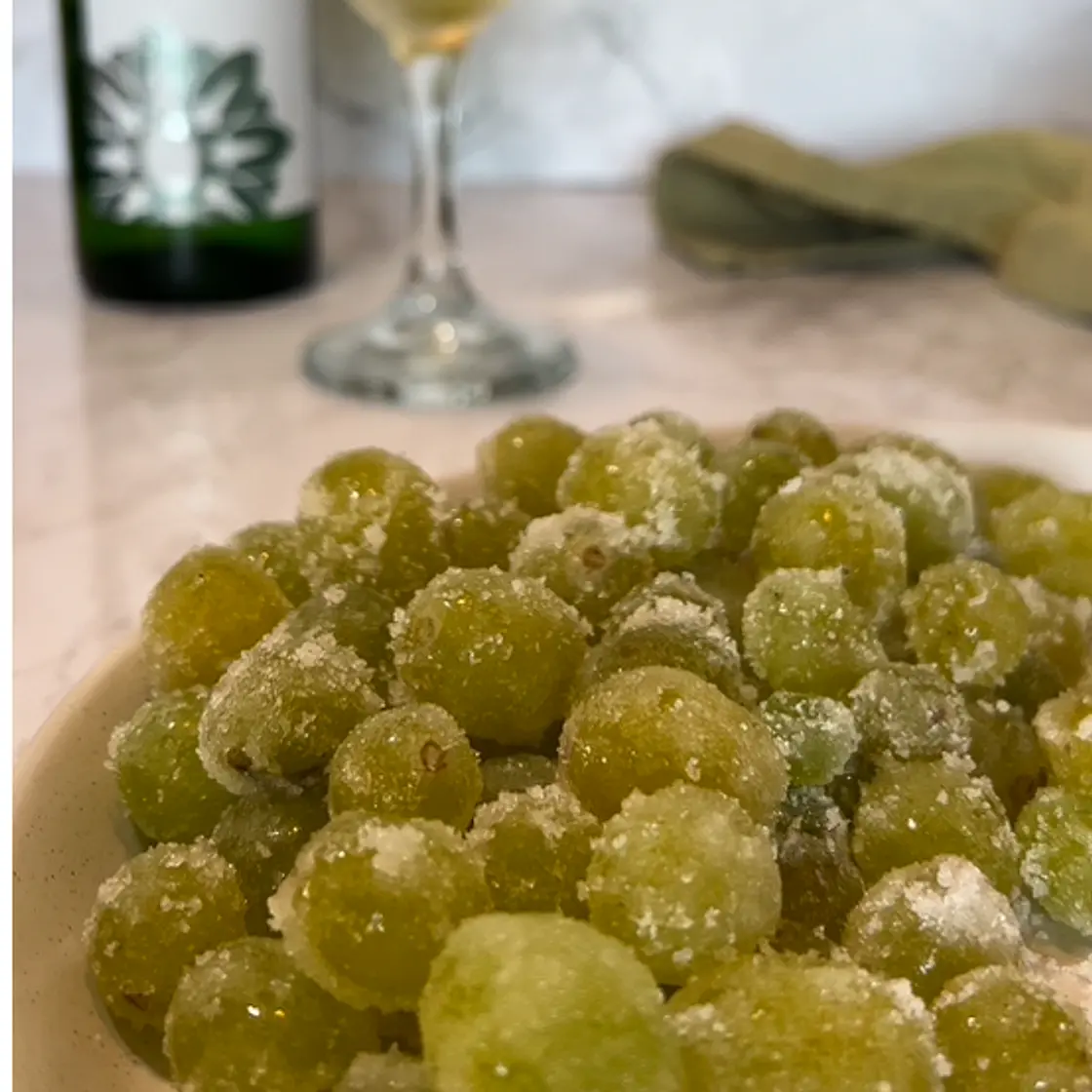 Boozy Cotton Candy Grapes
