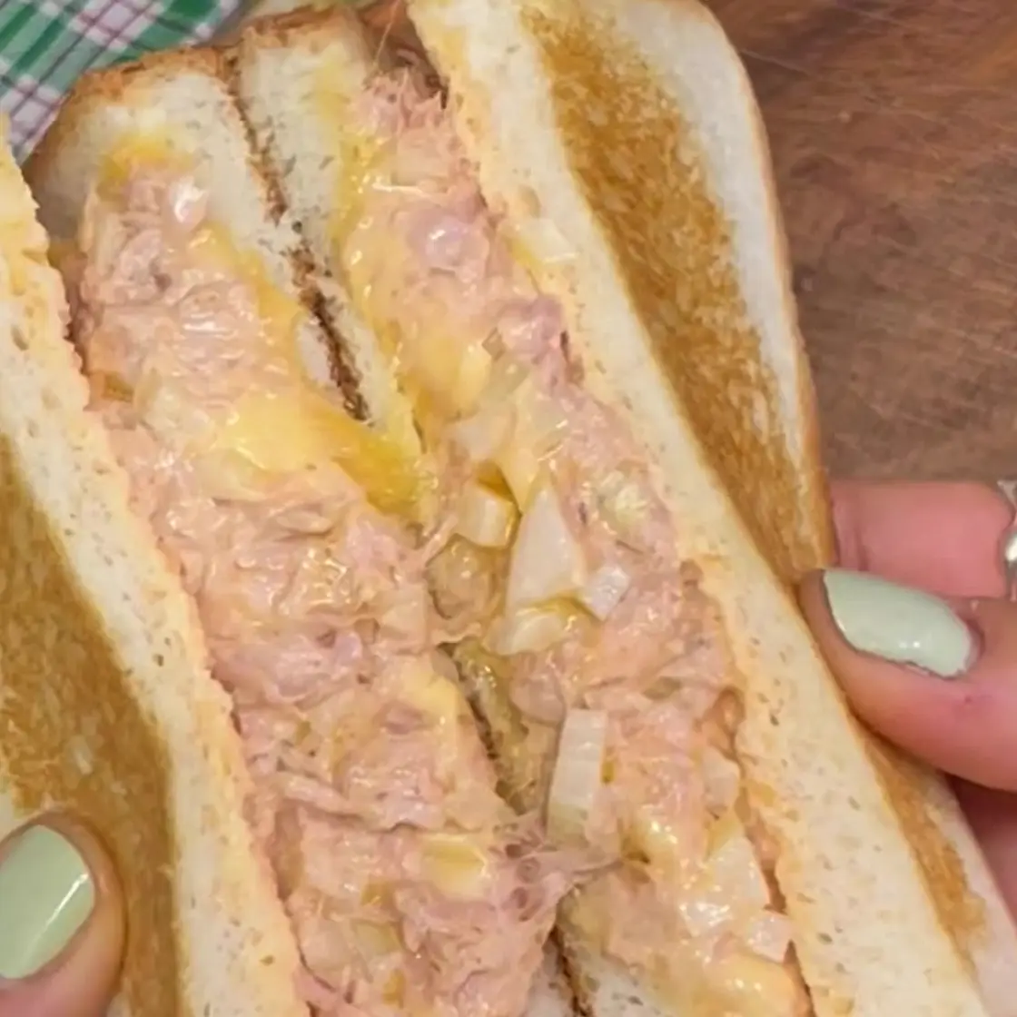 Cheesy Tuna Melt