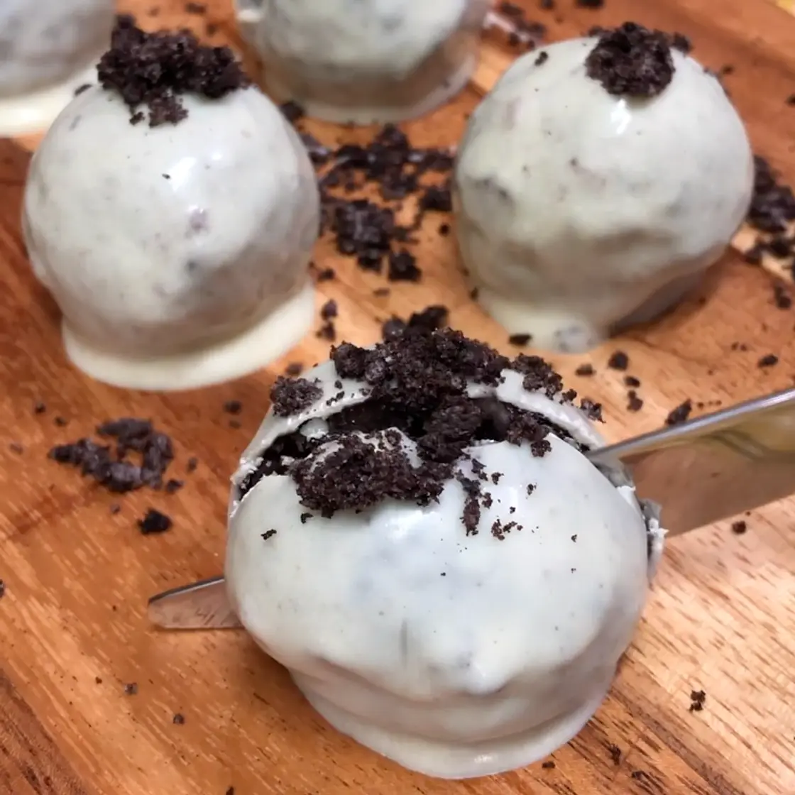 3-ingredient OREO Truffles