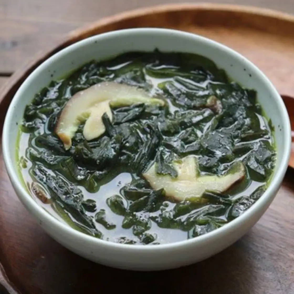 See Green, Radish, Perilla Seeds, Shiitake Mushroom, and Collard Green Soup Pair