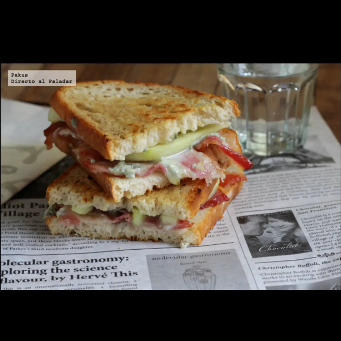 Sandwich de pera, gorgonzola y bacón