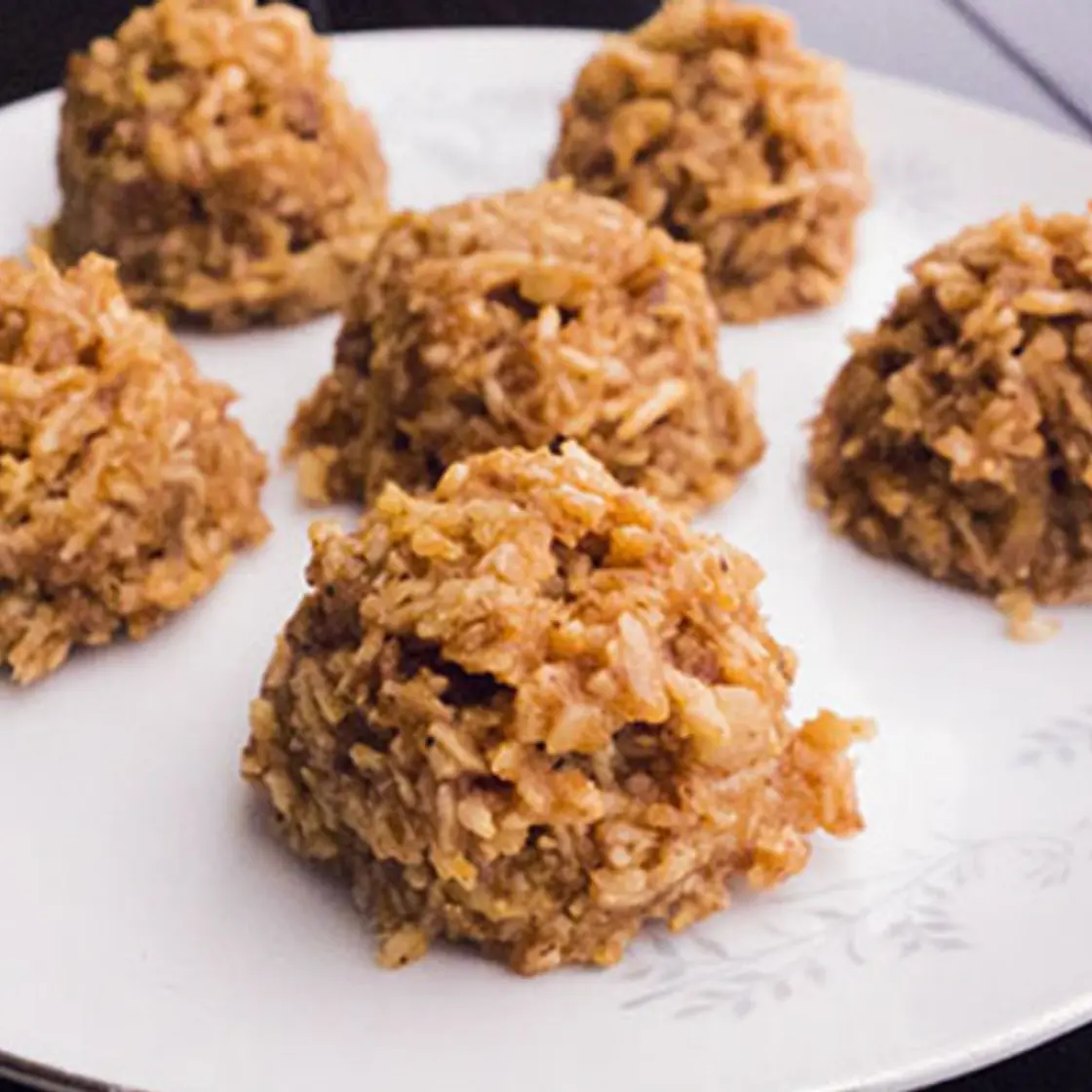 Pumpkin Coconut Macaron