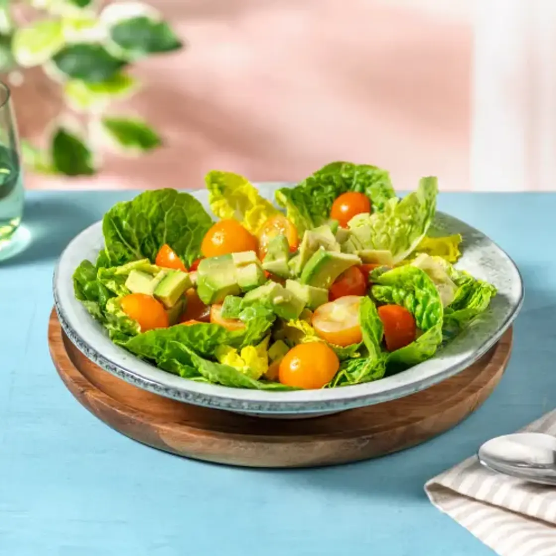 Crunchy Lettuce, Tomato and Avocado Salad