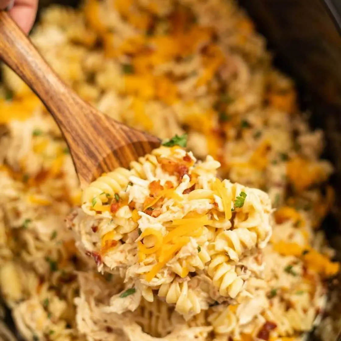 Crockpot Chicken Bacon Ranch Pasta Recipe
