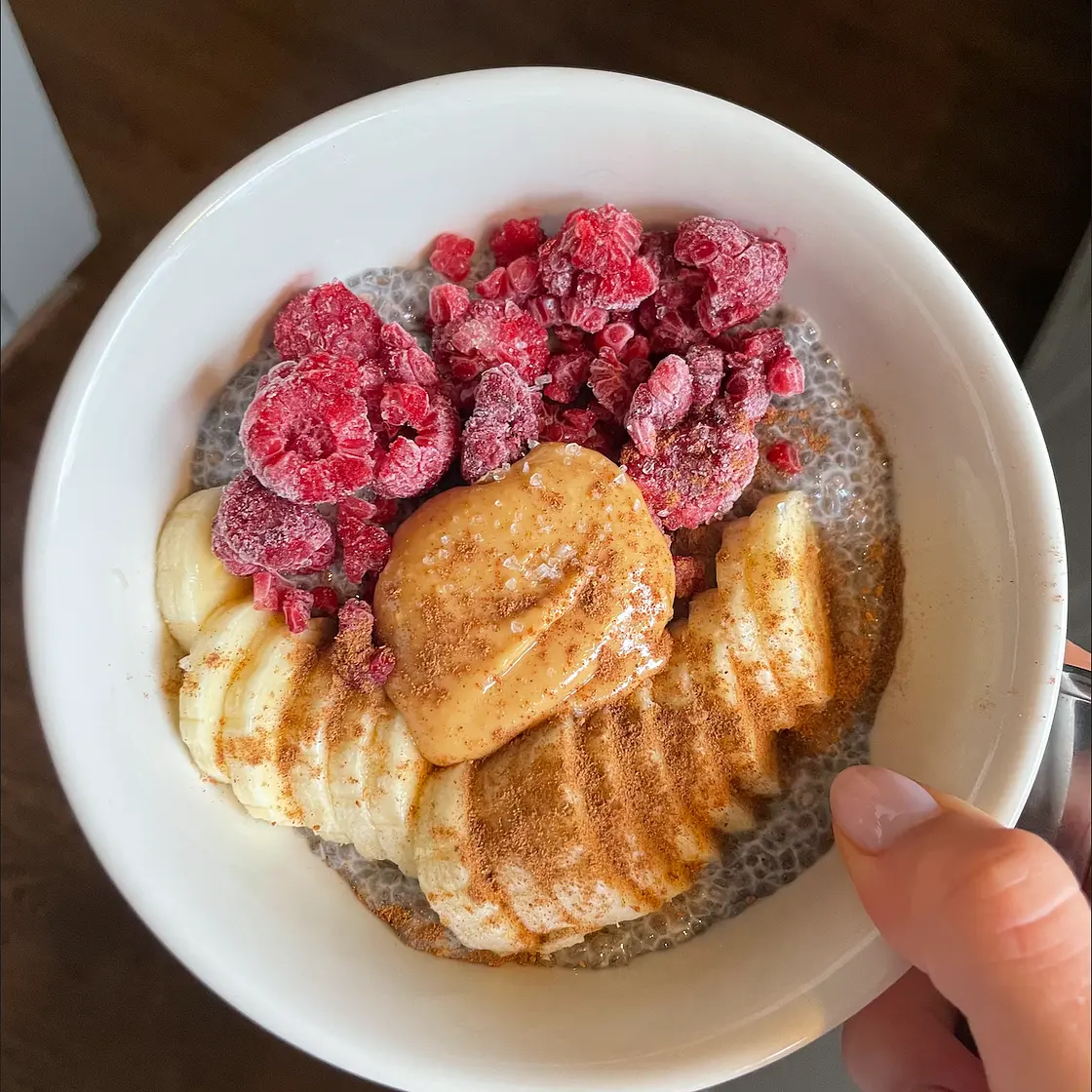 Raspberry chia pudding