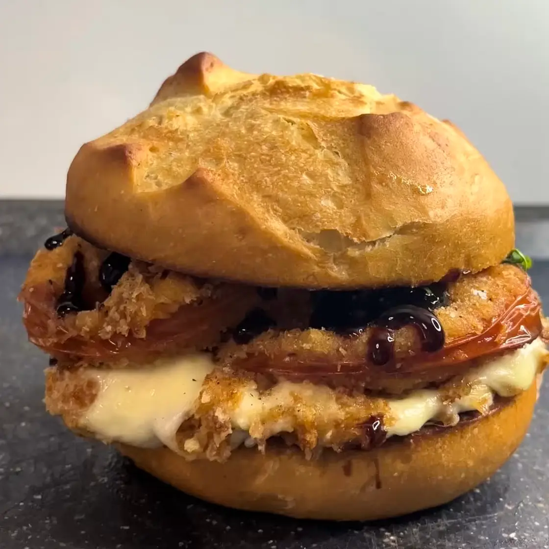 Frittiertes Tomaten Mozzarella Sandwich 2