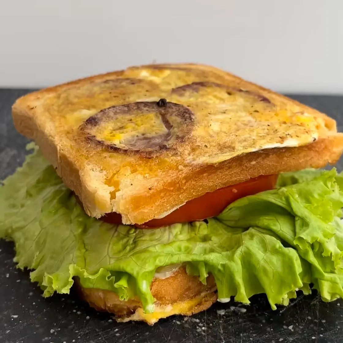 Sucuk Eiertoast Sandwich