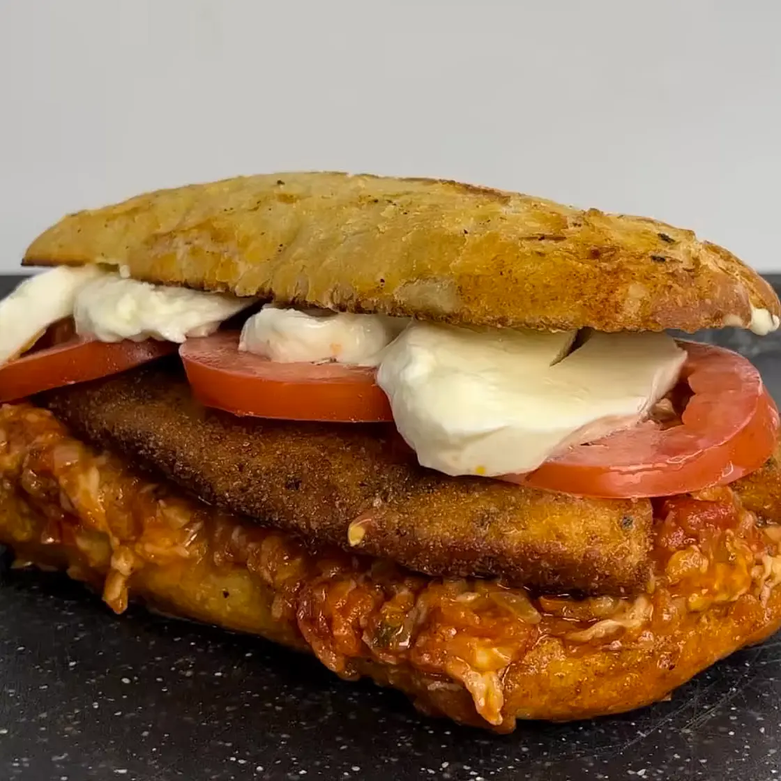 Saftiges Hähnchen Tomaten Sandwich