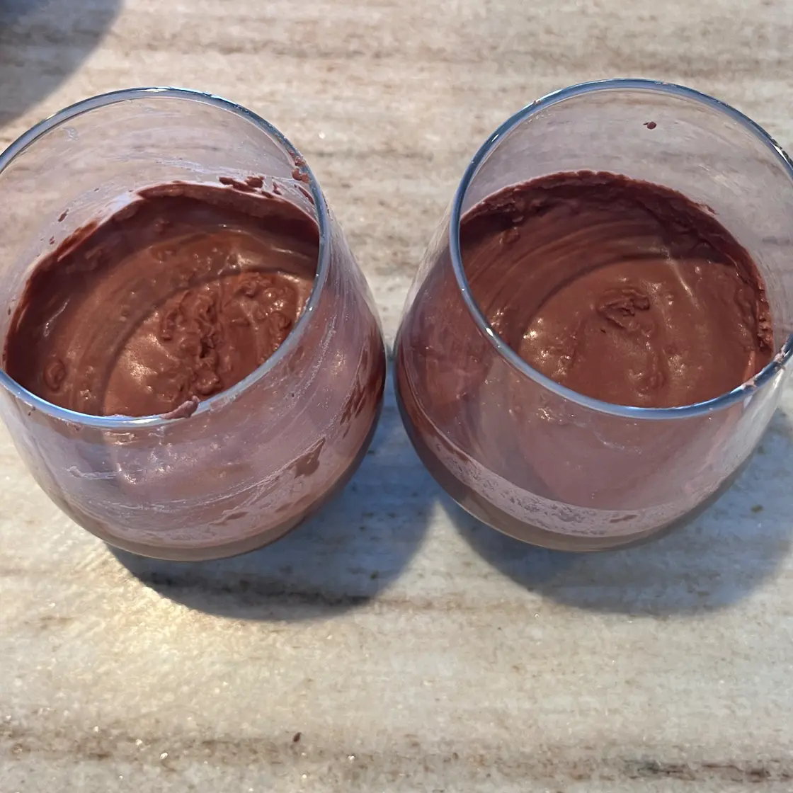 CHOCOLATE MOUSSE (2 ingredients)