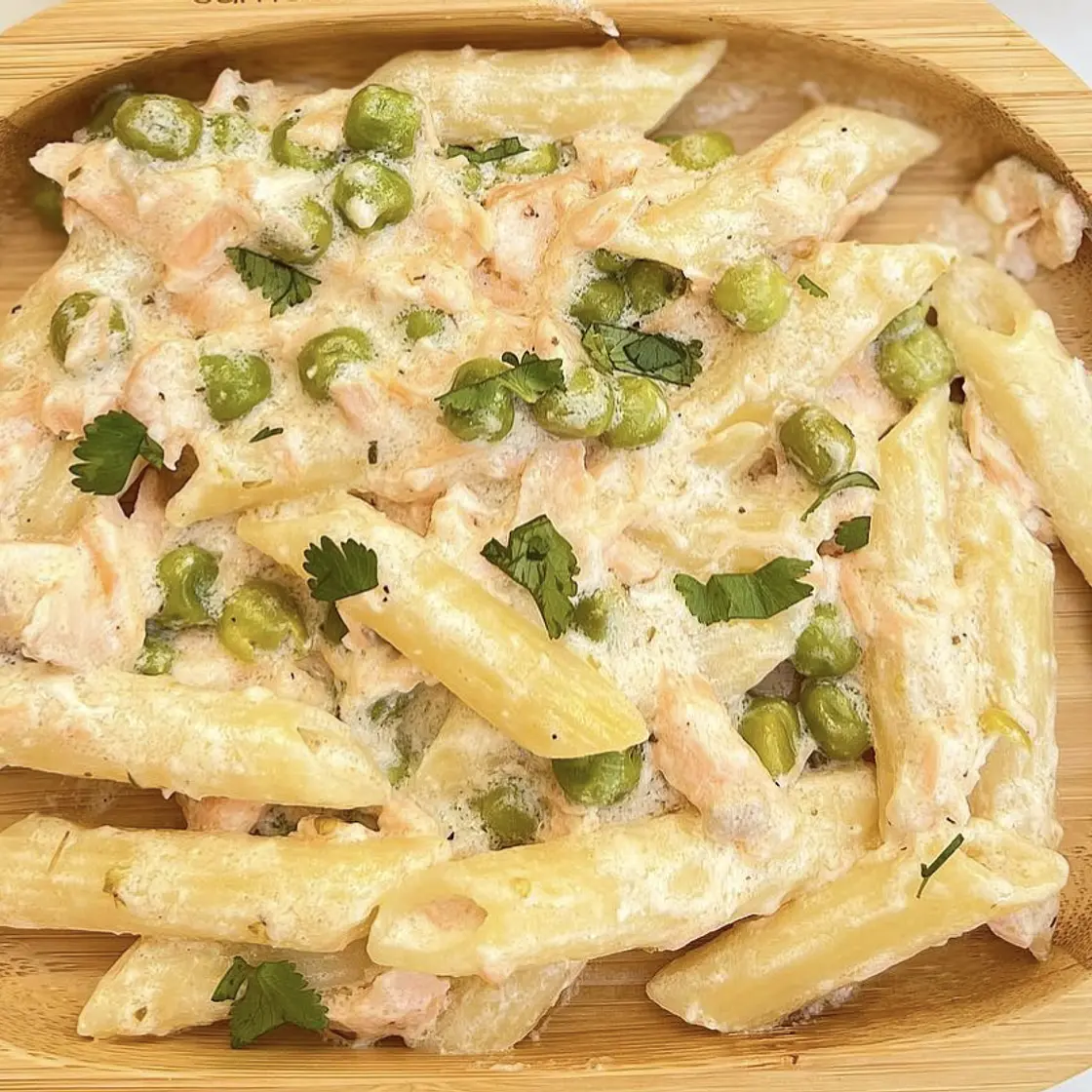 Creamy salmon pasta