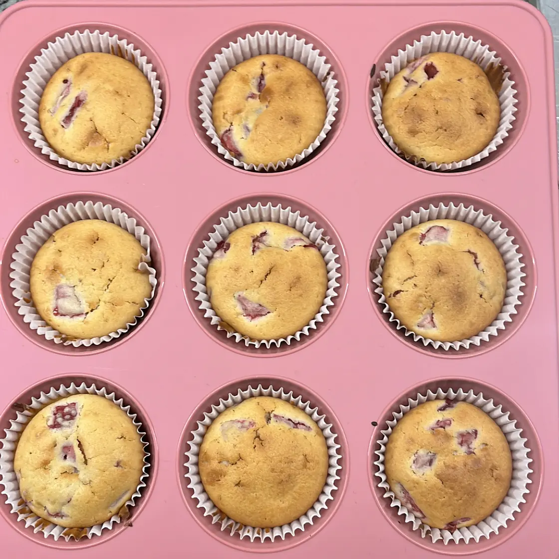 Strawberry muffins 🍓