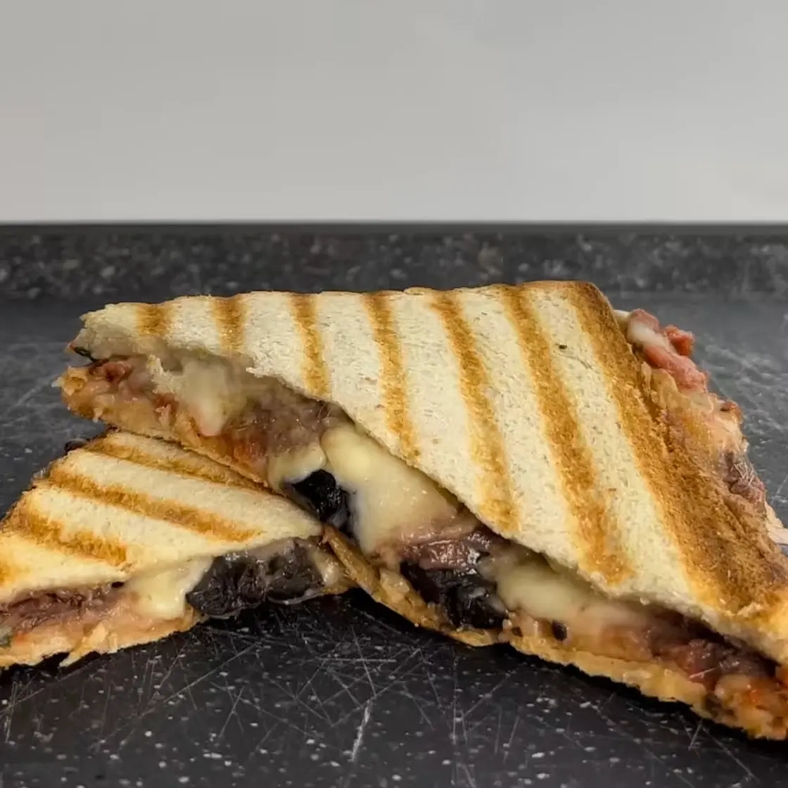 Pizza Napoli Sandwich