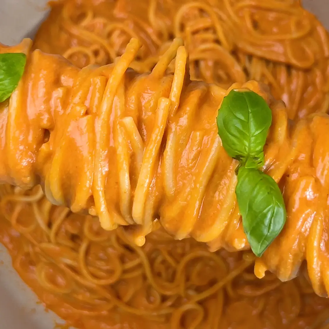 Easy Creamy Tomato Pasta 🍝