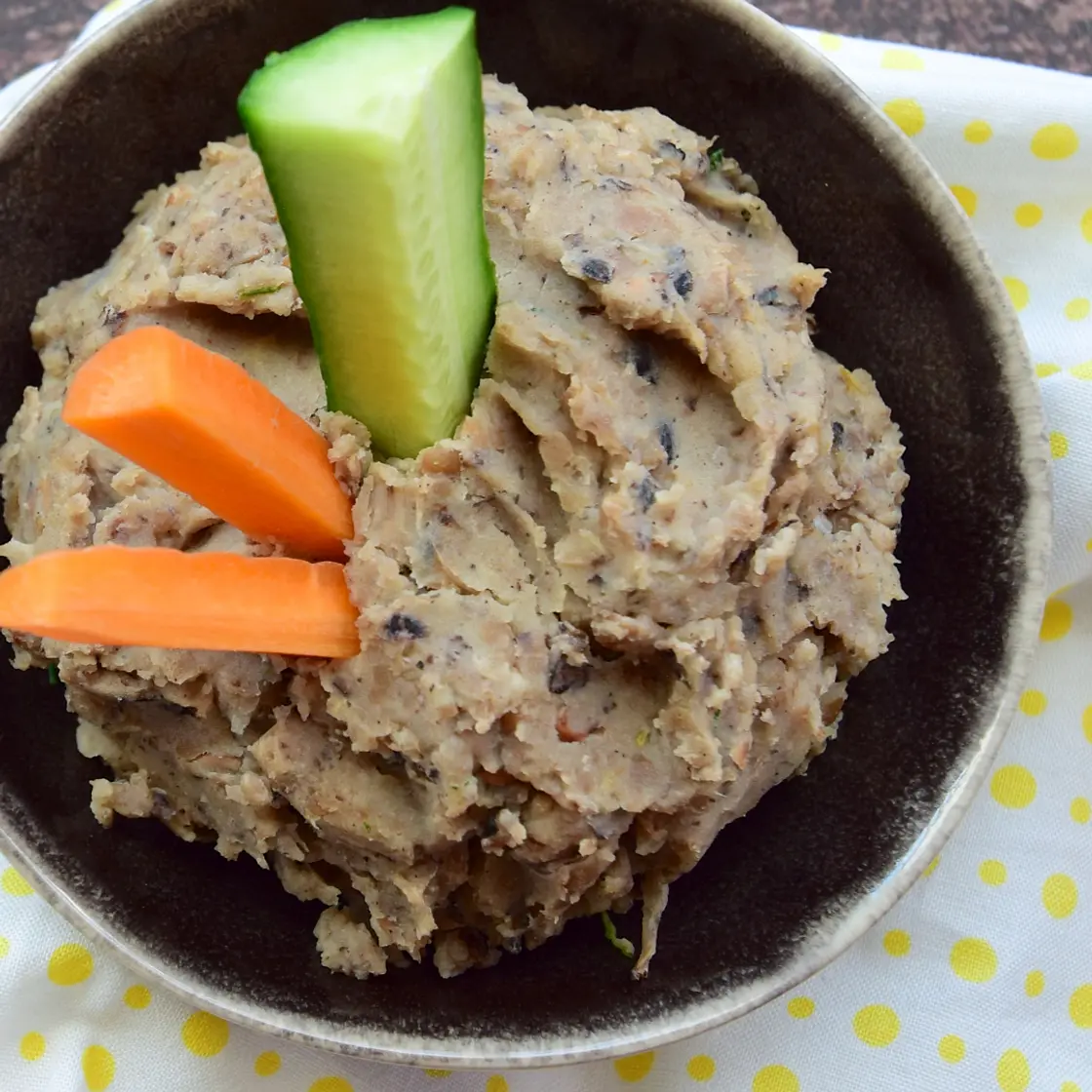 Black bean hummus