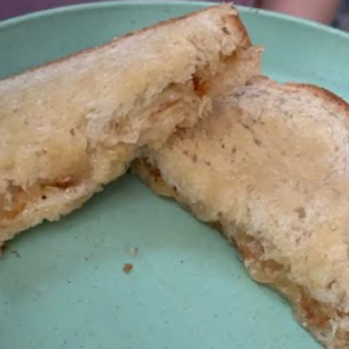 THE BEST GRILLED CHEESE
