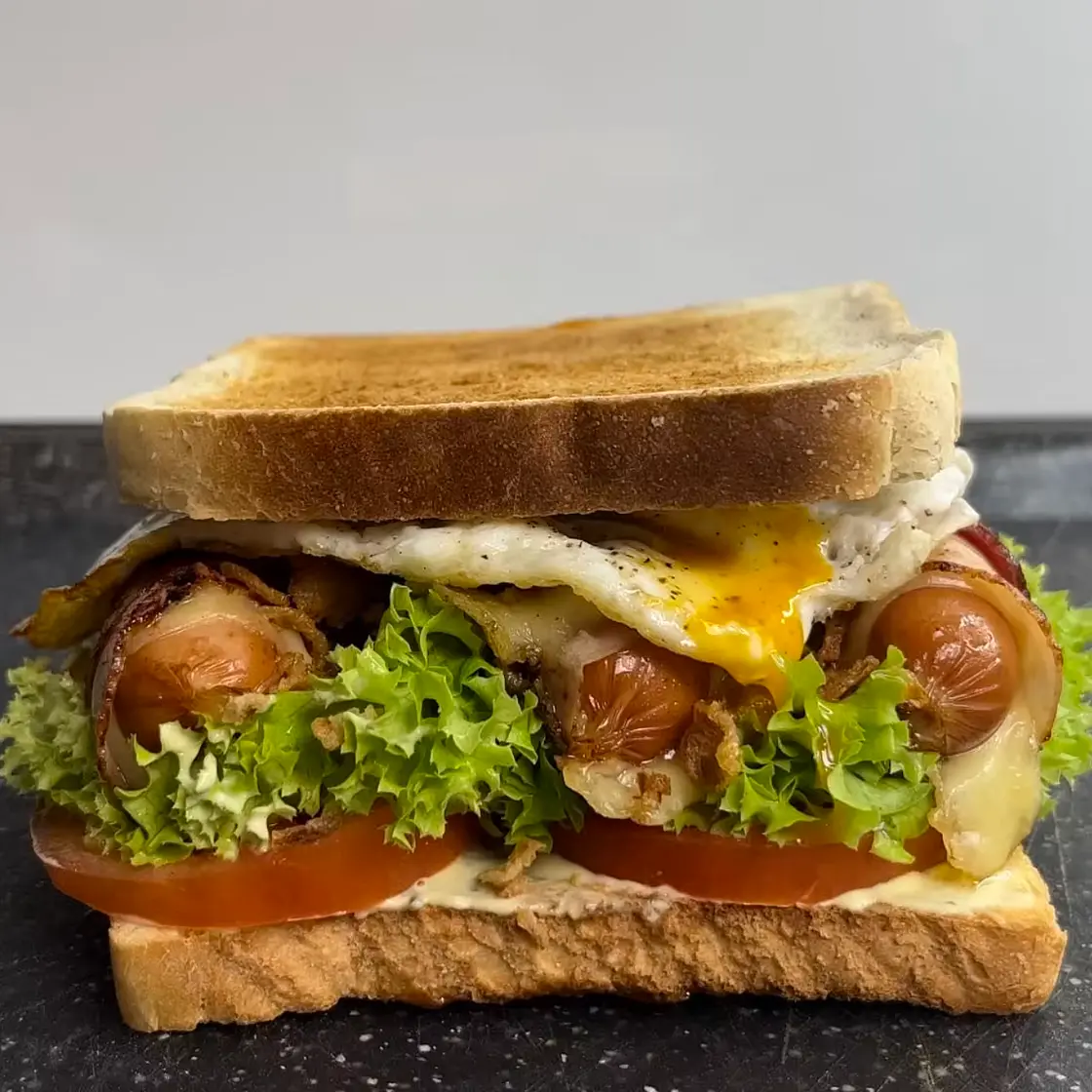 Ummanteltes Würstchen Sandwich