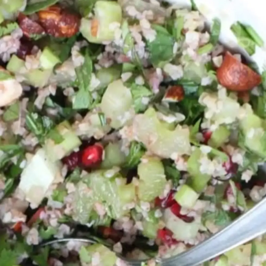 Sellerysalade met roquefort en pecannoten