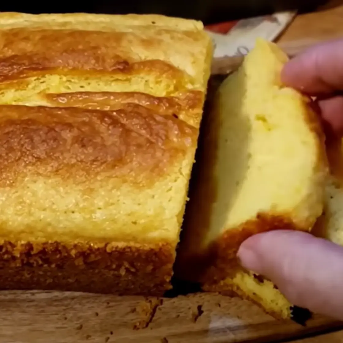 Amish Sour Cream Cornbread
