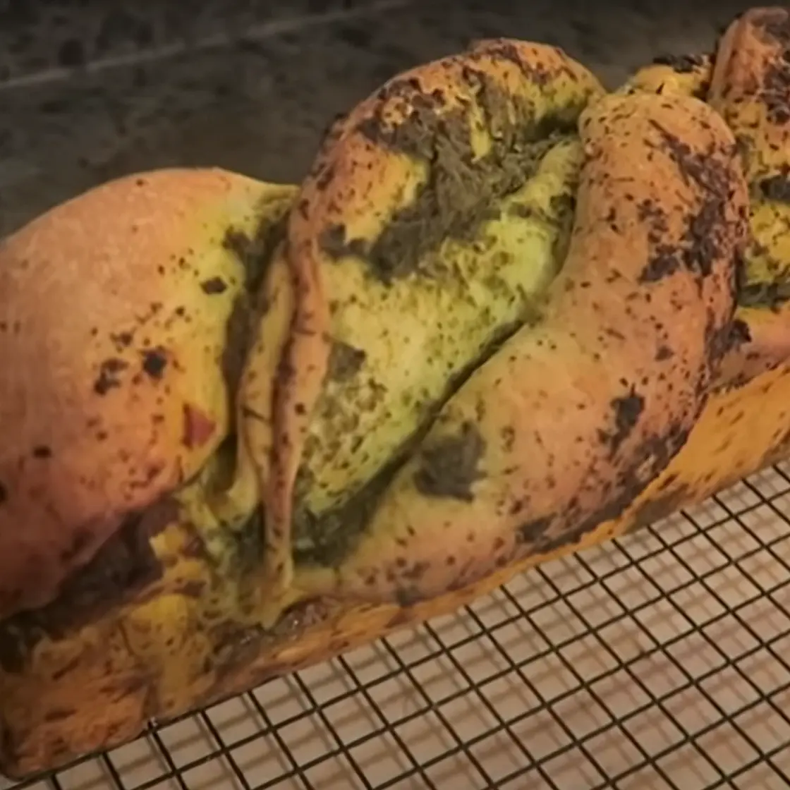 Pesto Twist Bread