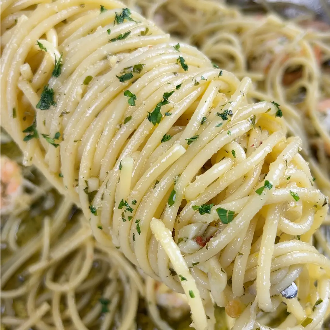 Easy Garlic & Scampi Pasta ❤️