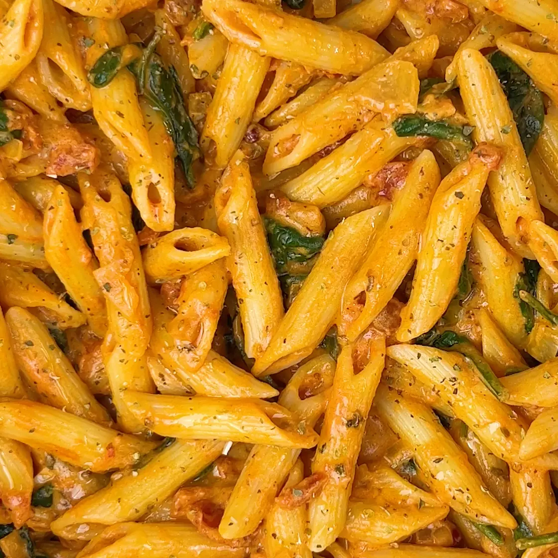 Creamy Tomato & Spinach Pasta ❤️