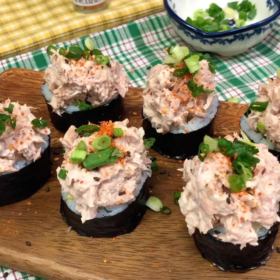 Tuna Bomb Cream Cheese Roll