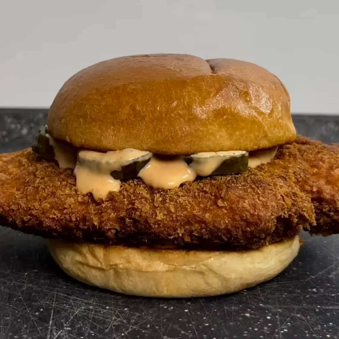 Selbstgemachtes spicy crispy chicken Sandwich