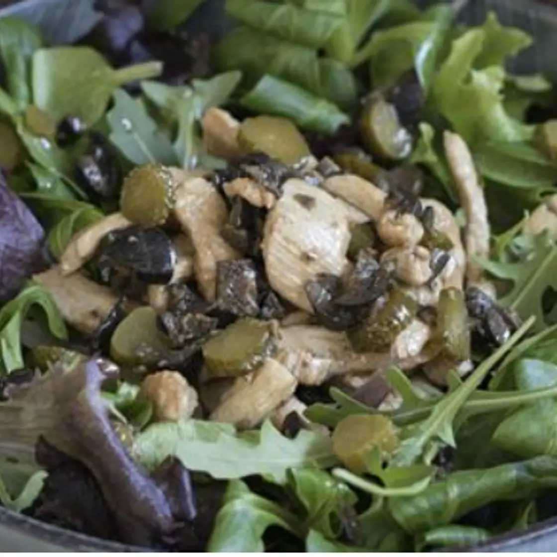 POLLO A LA VINAGRETA CON ENSALADA