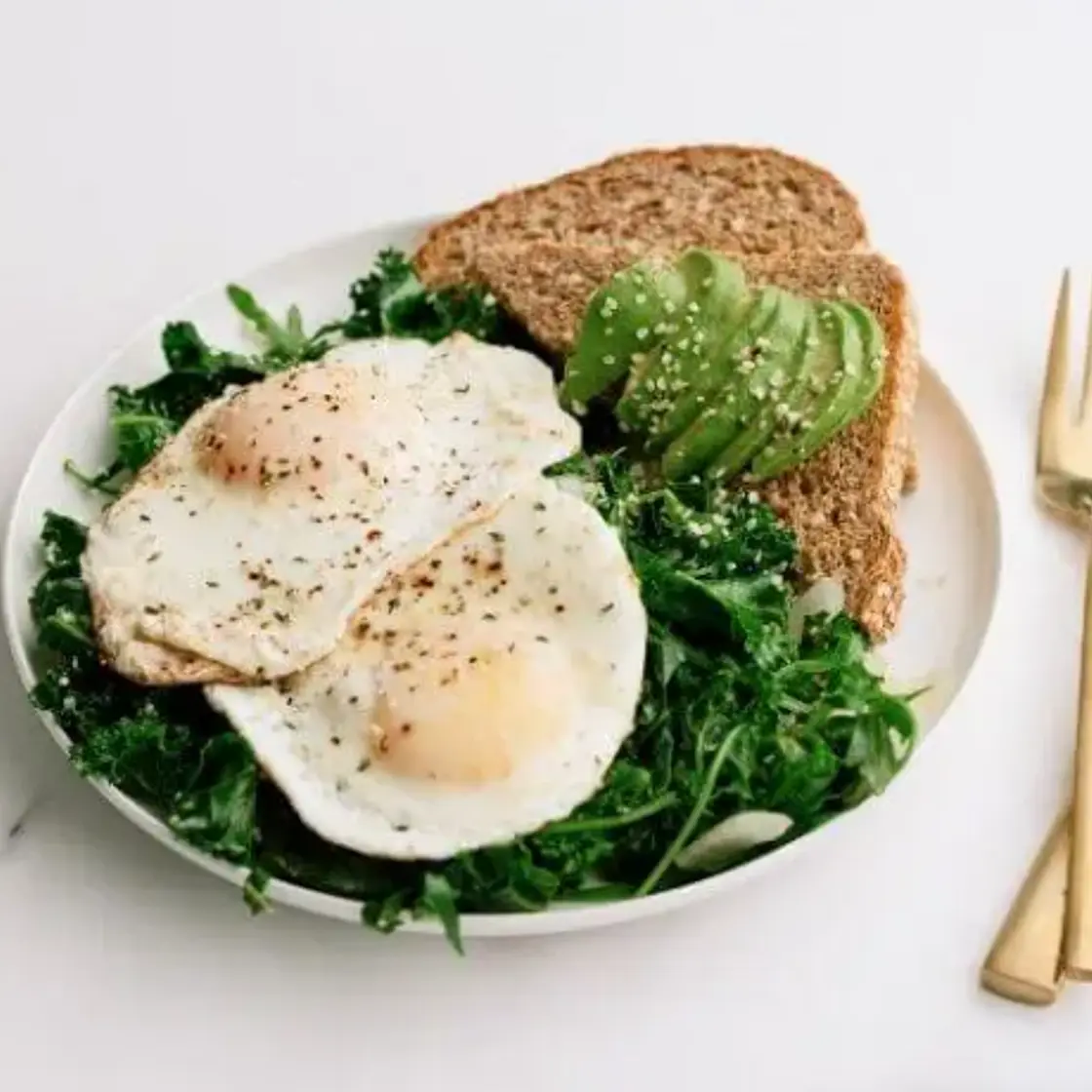 Quick & Easy Stress-Reducing Supergreens Egg Bowl
