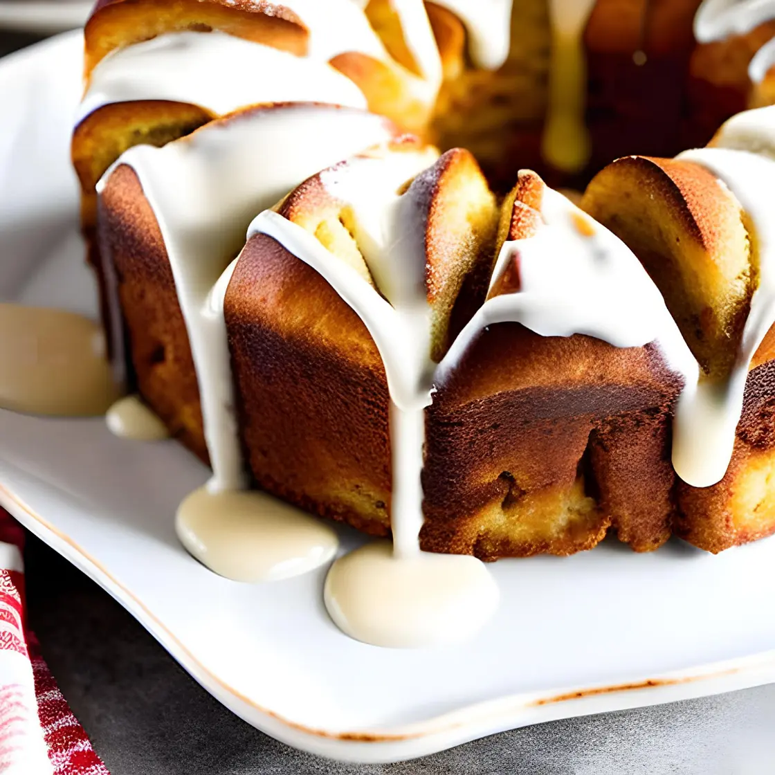 Heavenly Cinnamon Roll Monkey Bread