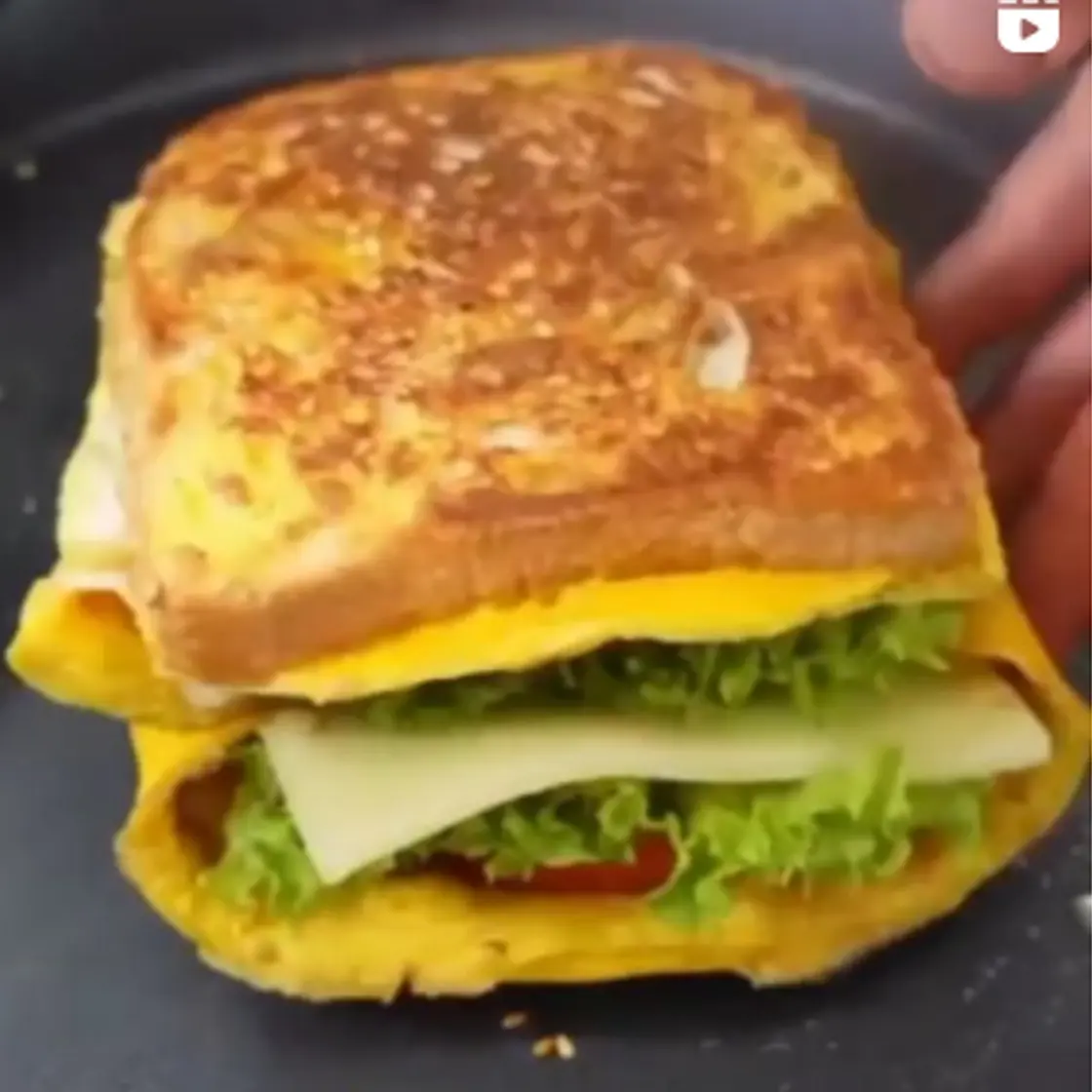 Omelette Sandwich