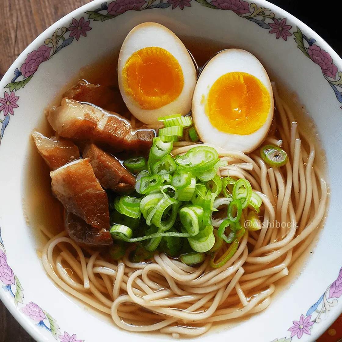 Shoyu Ramen (醤油ラーメン)