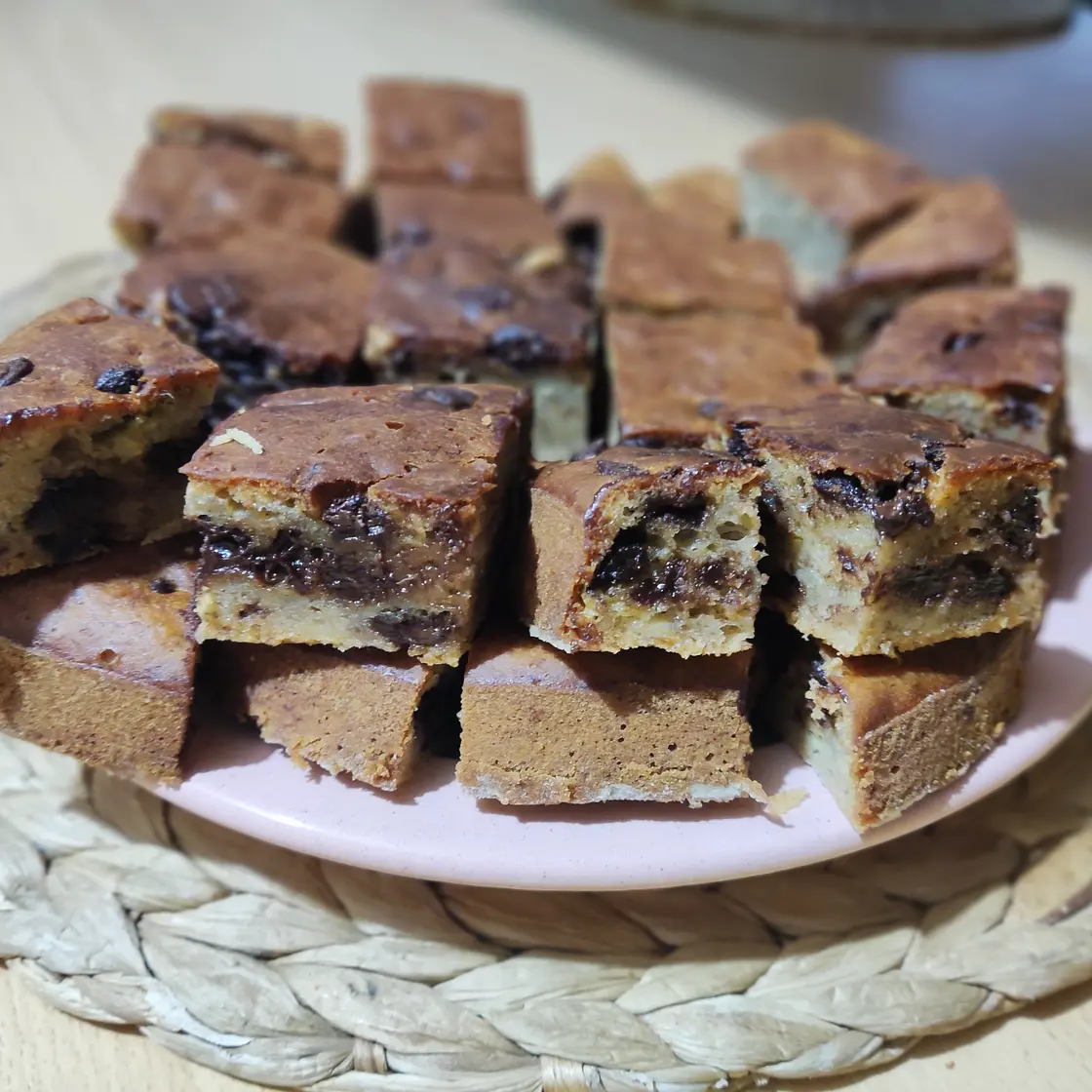 EASY BANANA BREAD