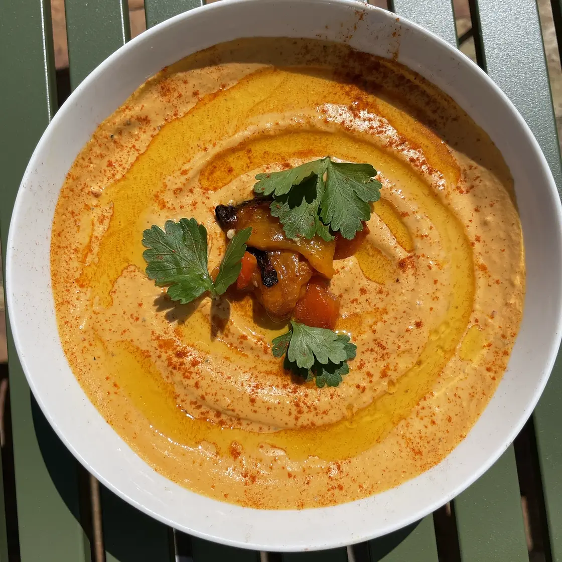 RED PEPPER HUMMUS