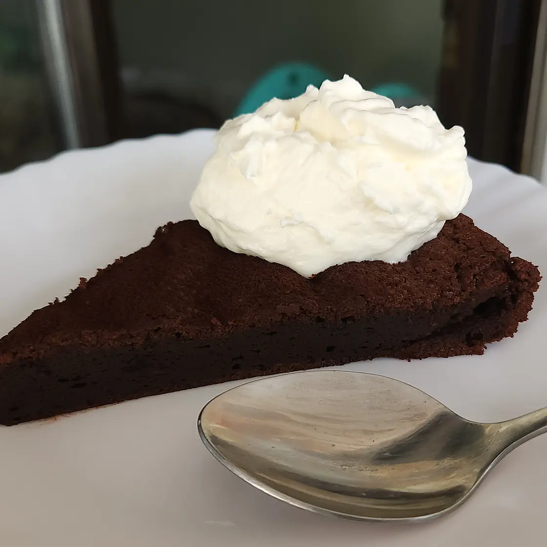 FLOURLESS CHOCOLATE CAKE