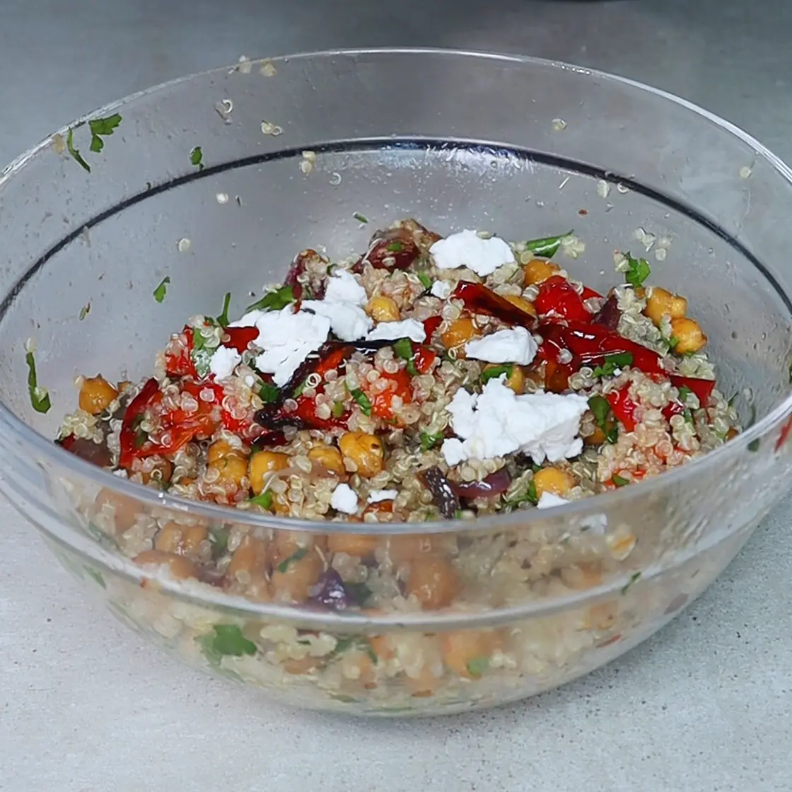 Roasted Pepper Quinoa Salad 🔥