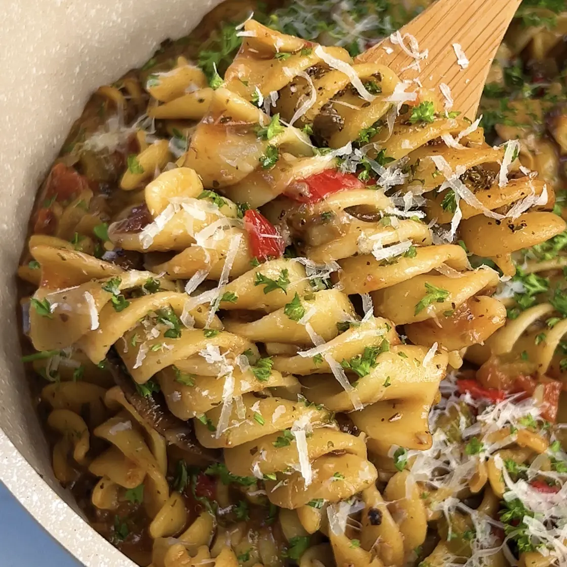 One Pot Mushroom Ragu with Pasta 🍝