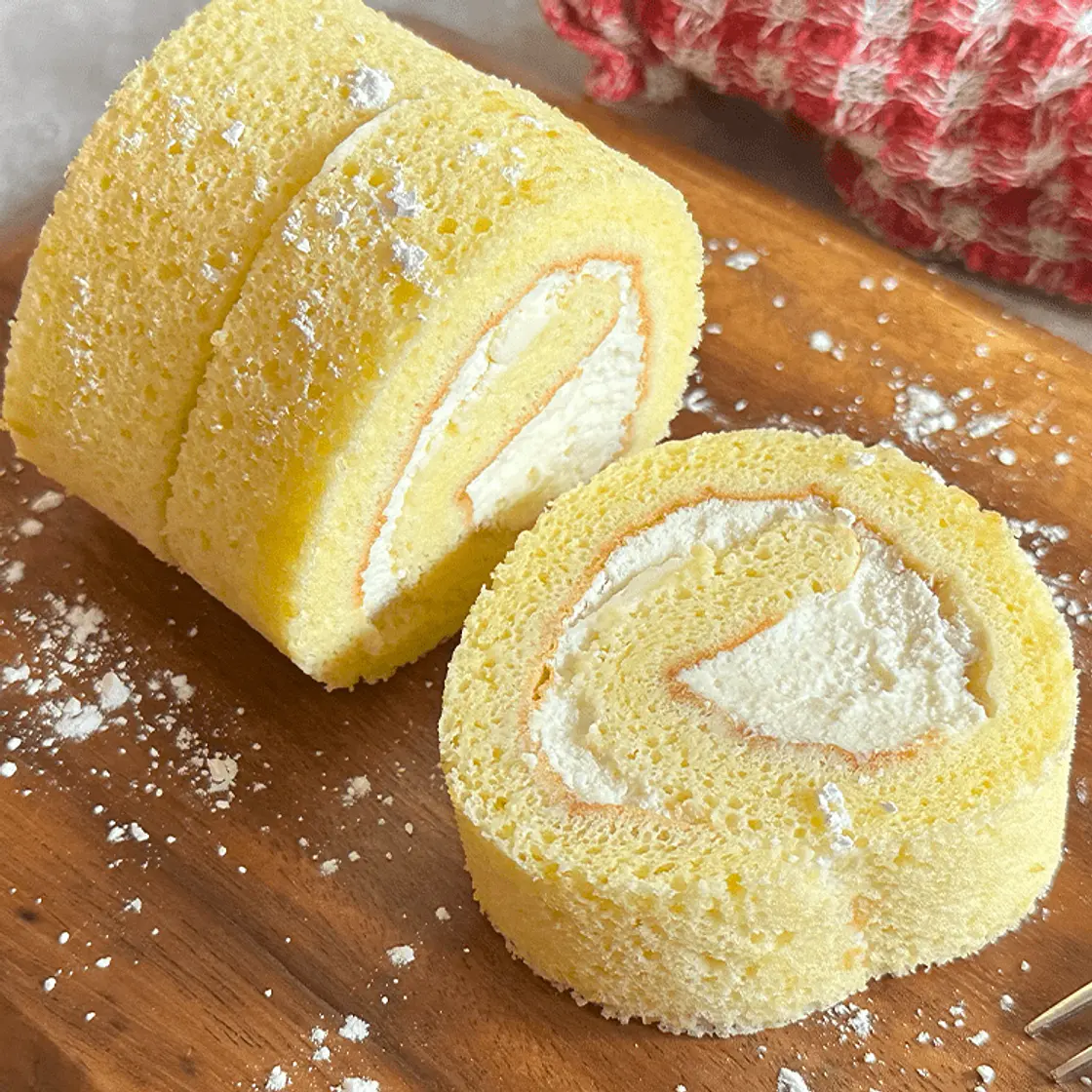 Basic Roll Cake ( 基本のロールケーキ - Japanese Swiss Roll)