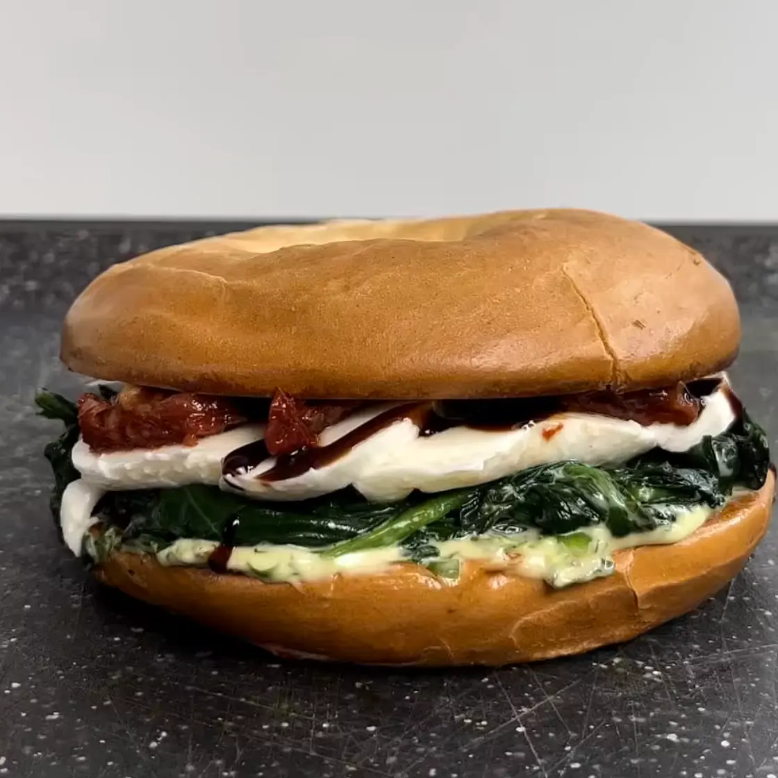 Mozzarella Spinat Bagel
