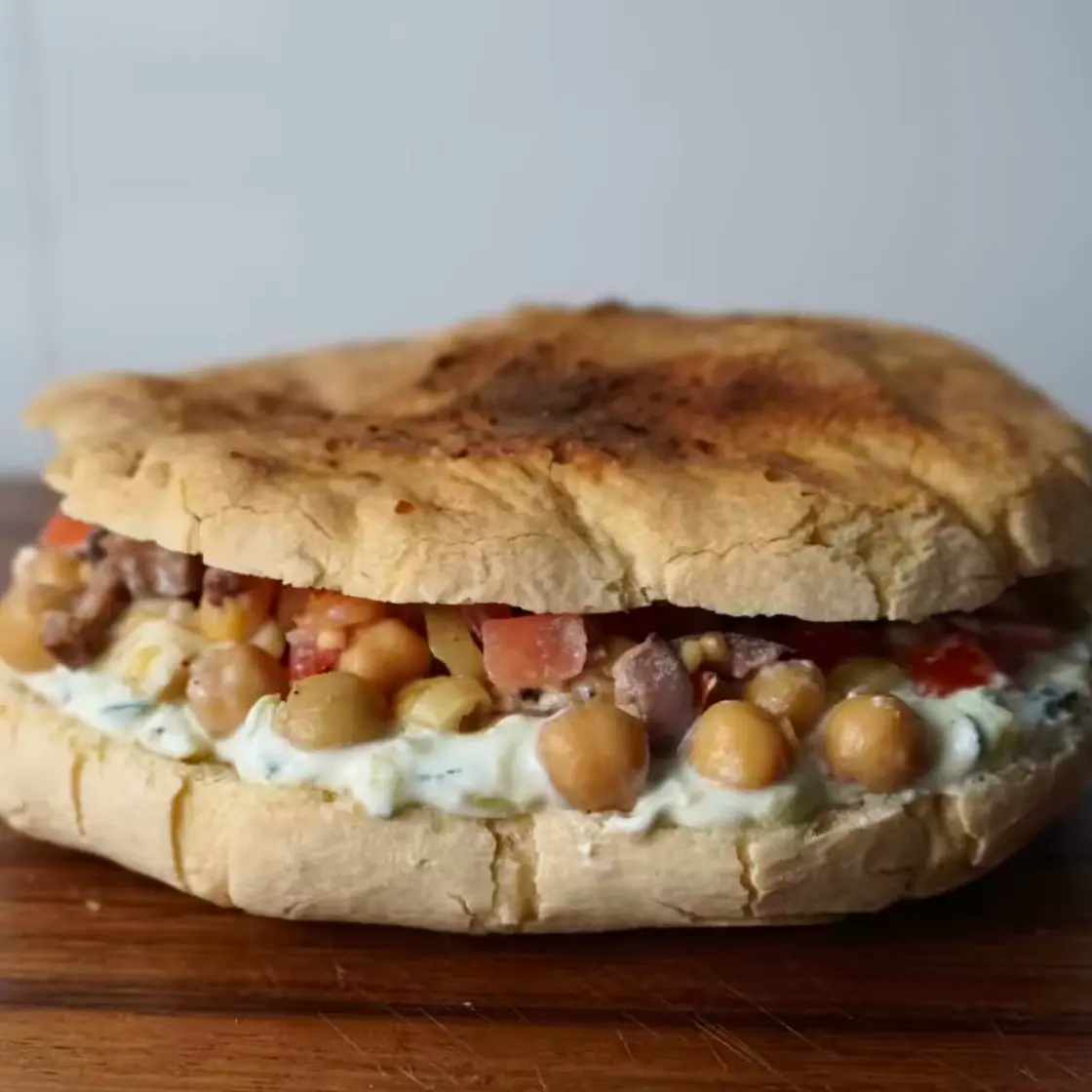 Tzatziki Kichererbsen Sandwich