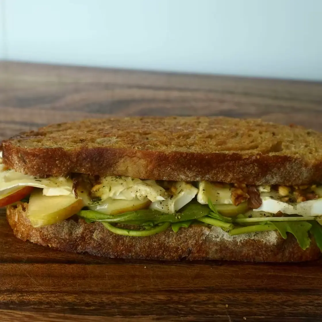 Brie gegrilltes Käsesandwich