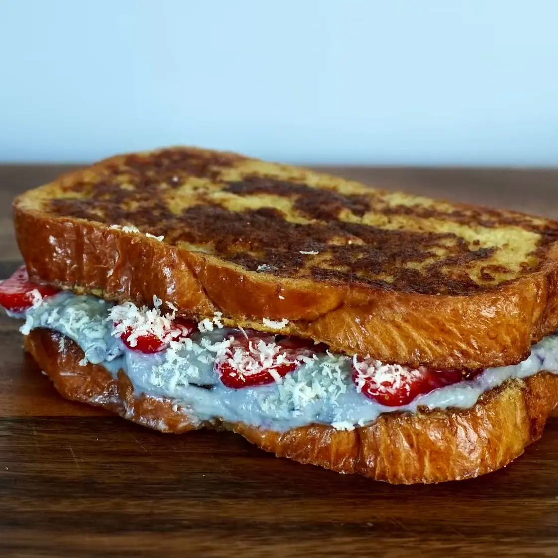 Cremiges Blaubeer French Toast Sandwich